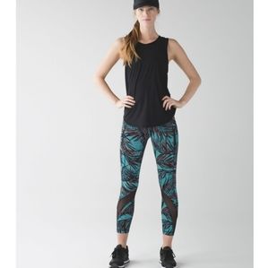 Lululemon inspire tight II teal palm lace tofino print size 4